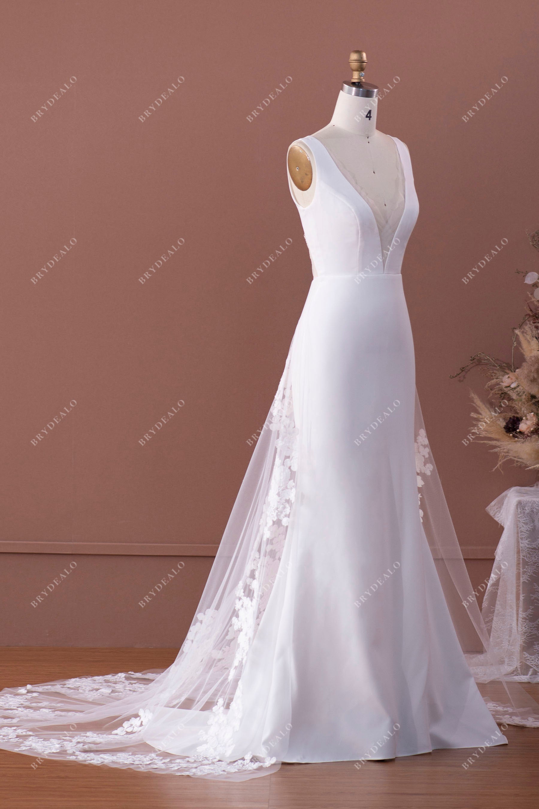 sleeveless crepe mermaid elegant bridal gown