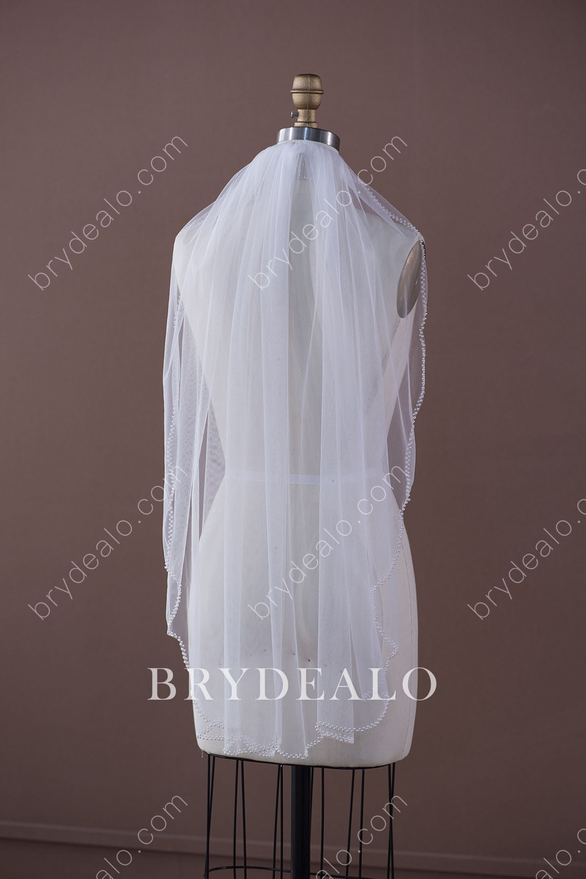Refined Pearls Wedding Veil 