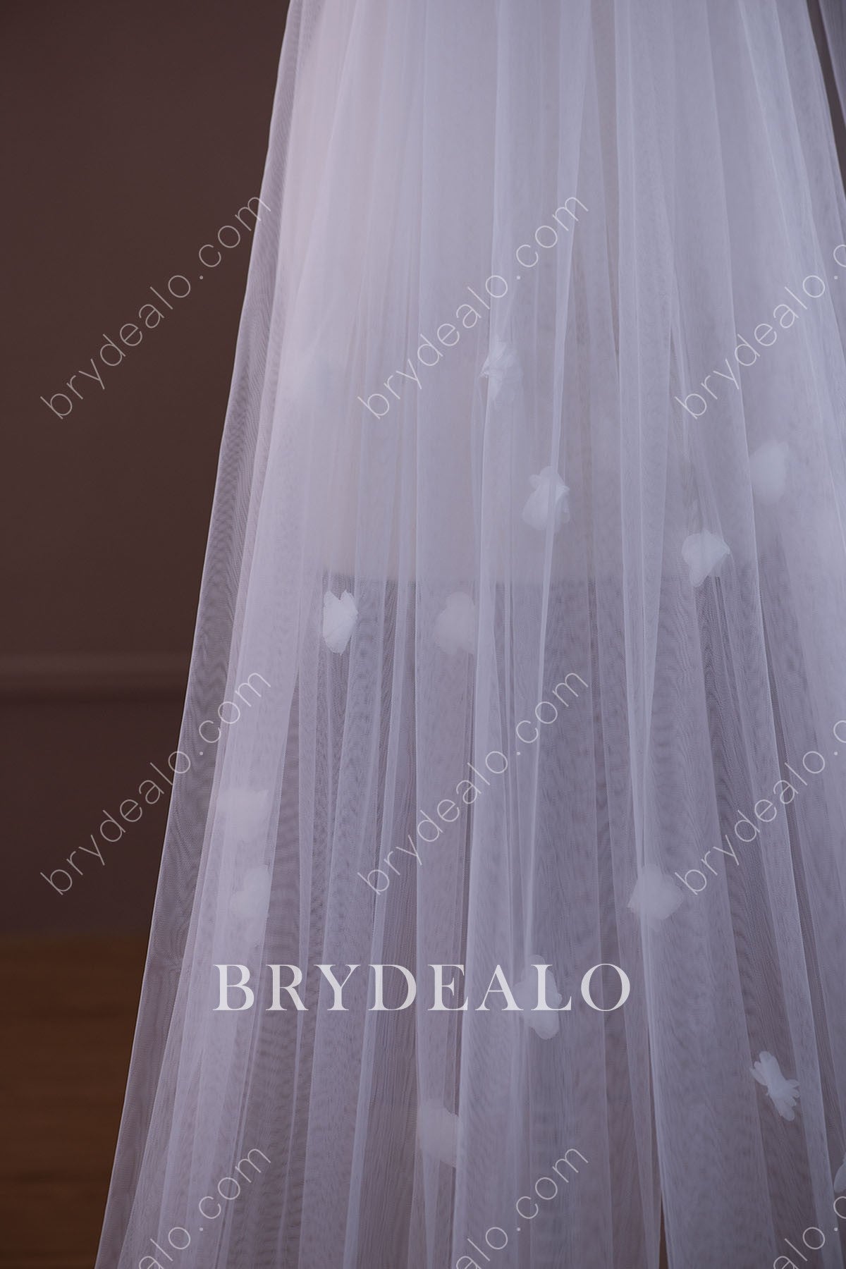 romantic 3D flower long wedding veil