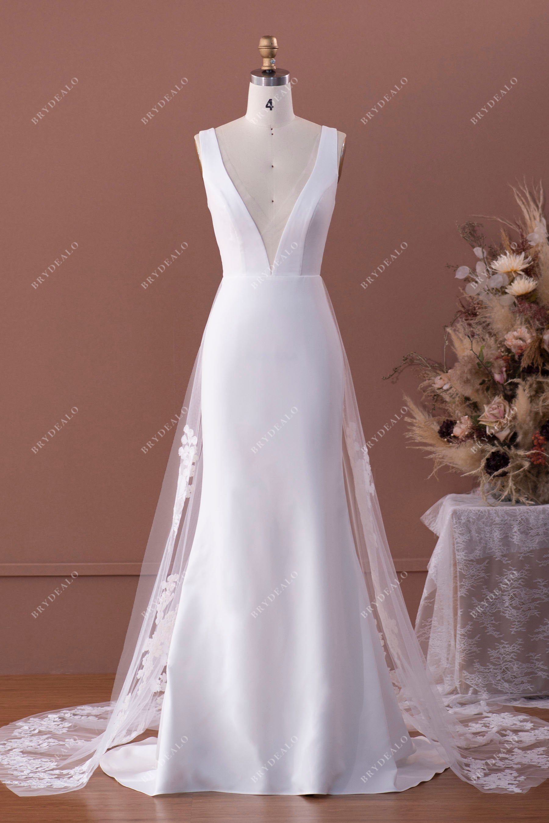 elegant crepe mermaid wedding dress stylish lace panel train