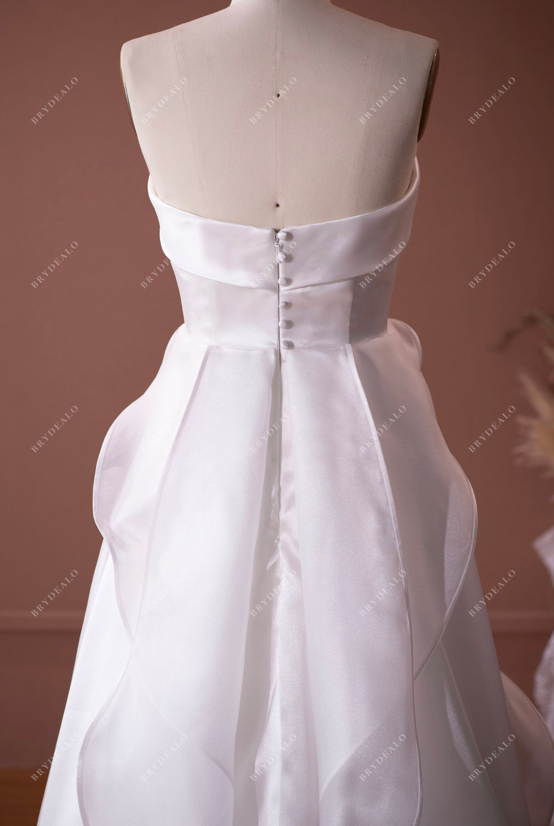 Elegant Flowing Organza Ruffled Wedding Dress with Buttons