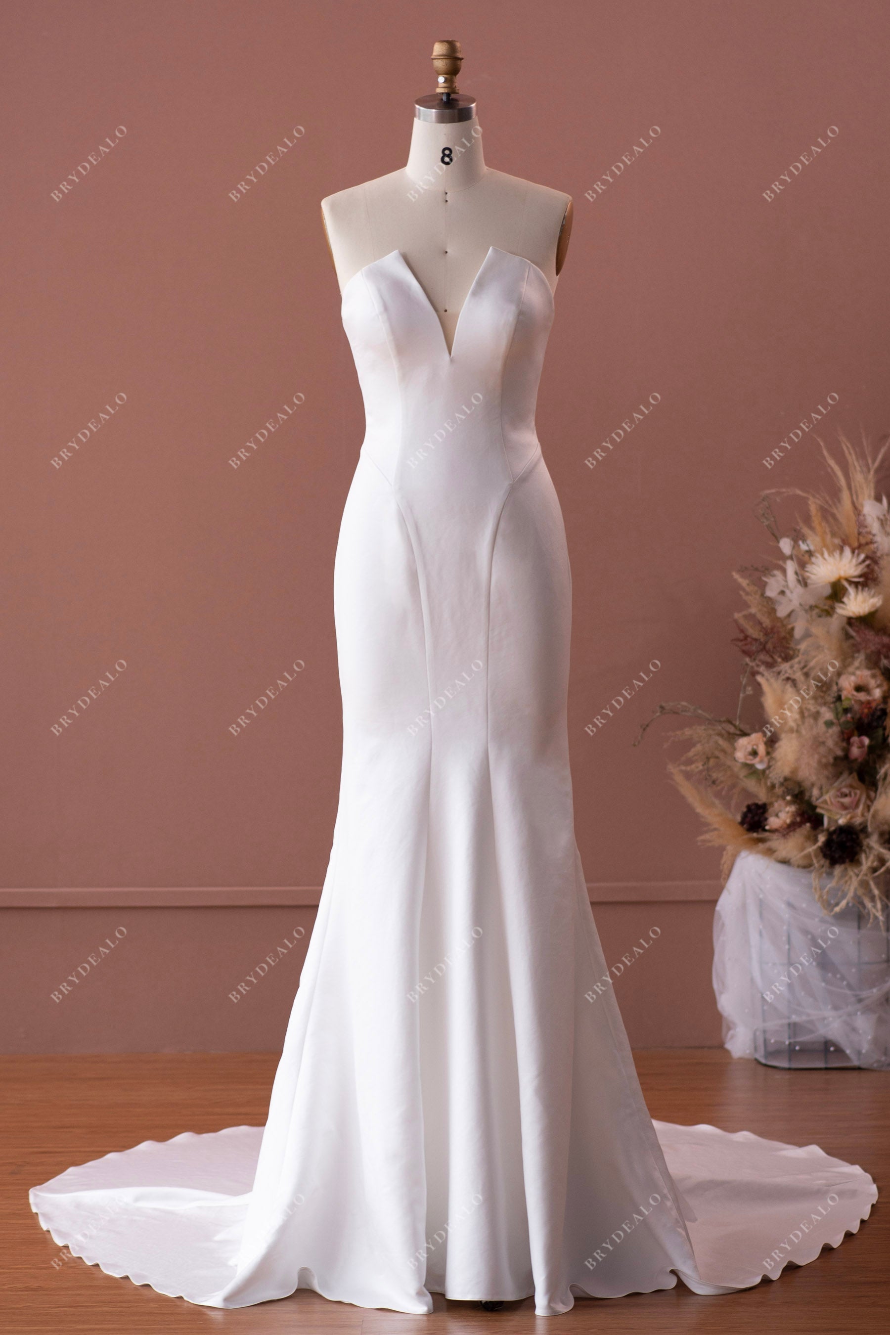 Elegant Satin Mermaid V-neck Bowknot Wedding Dress