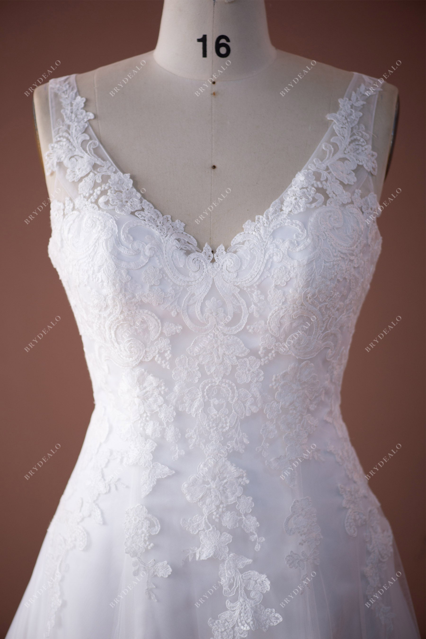 plus size sleeveless V-neck lace destination bridal gown