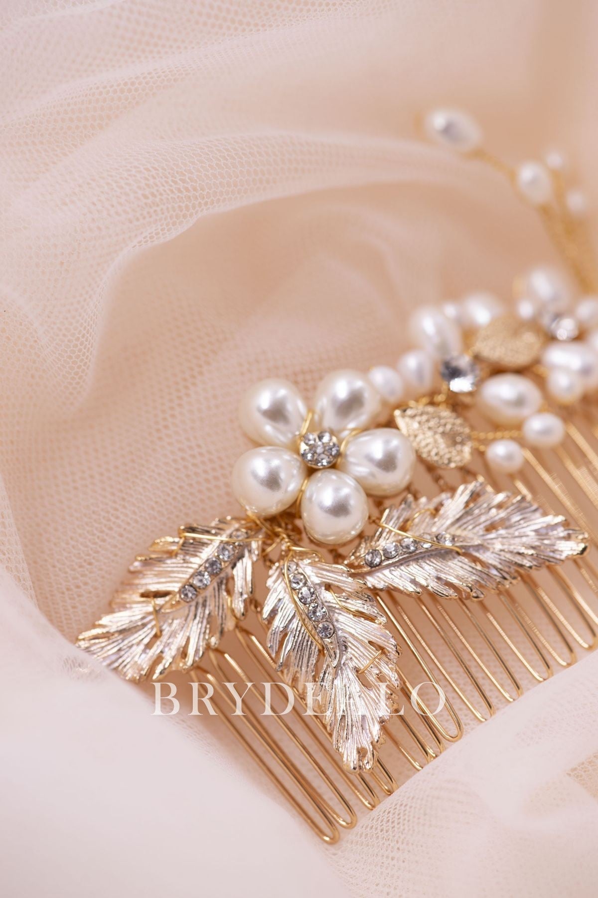 Exquisite Pearls Bridal Hair Comb 