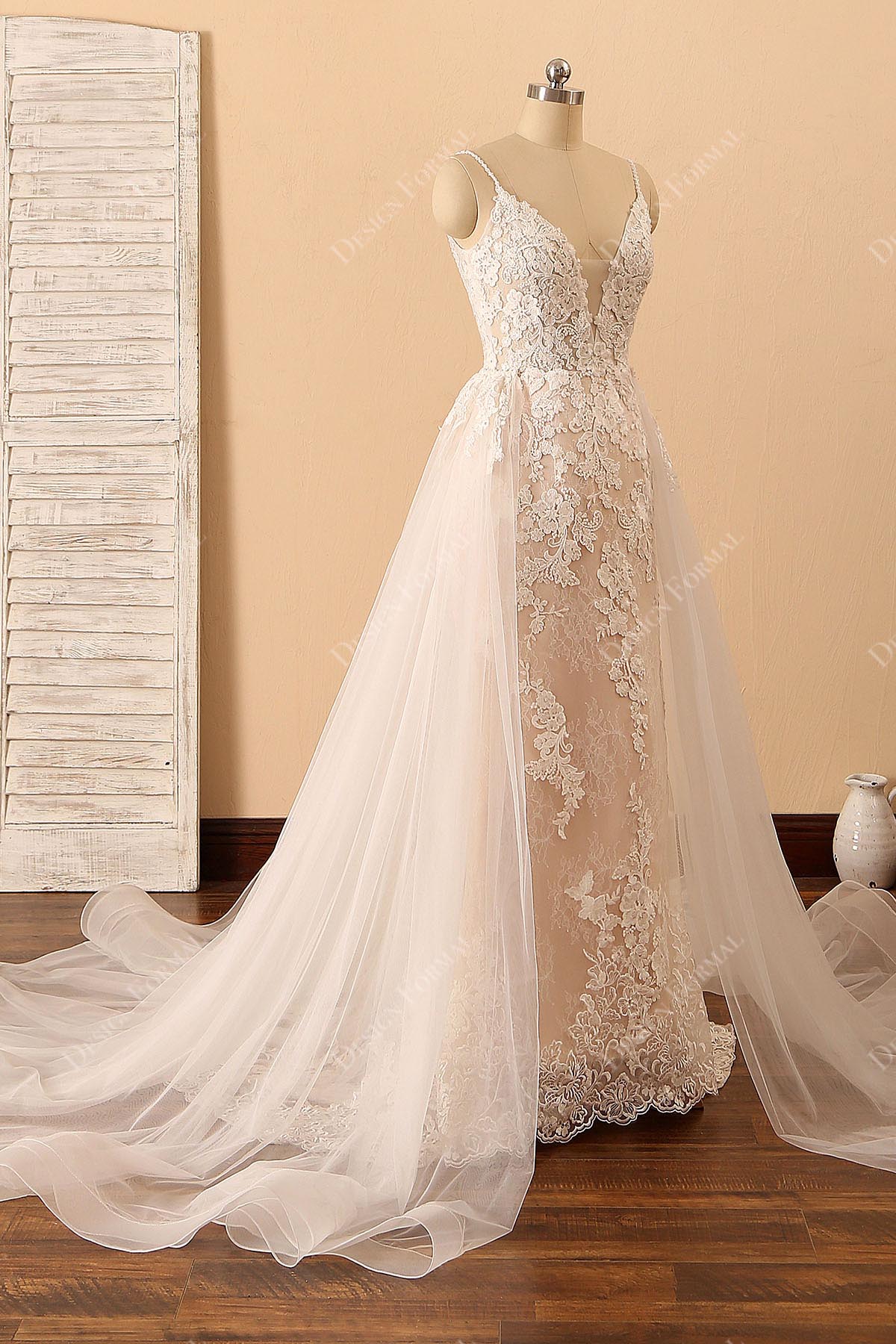 horsehair tulle overskirt sleeveless bridal dress