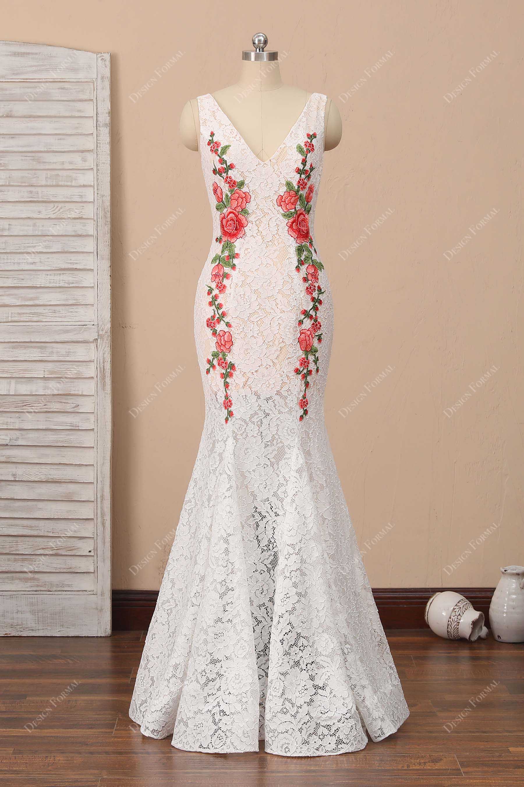 ivory lace red embroidery V-neck sleeveless bridal dress