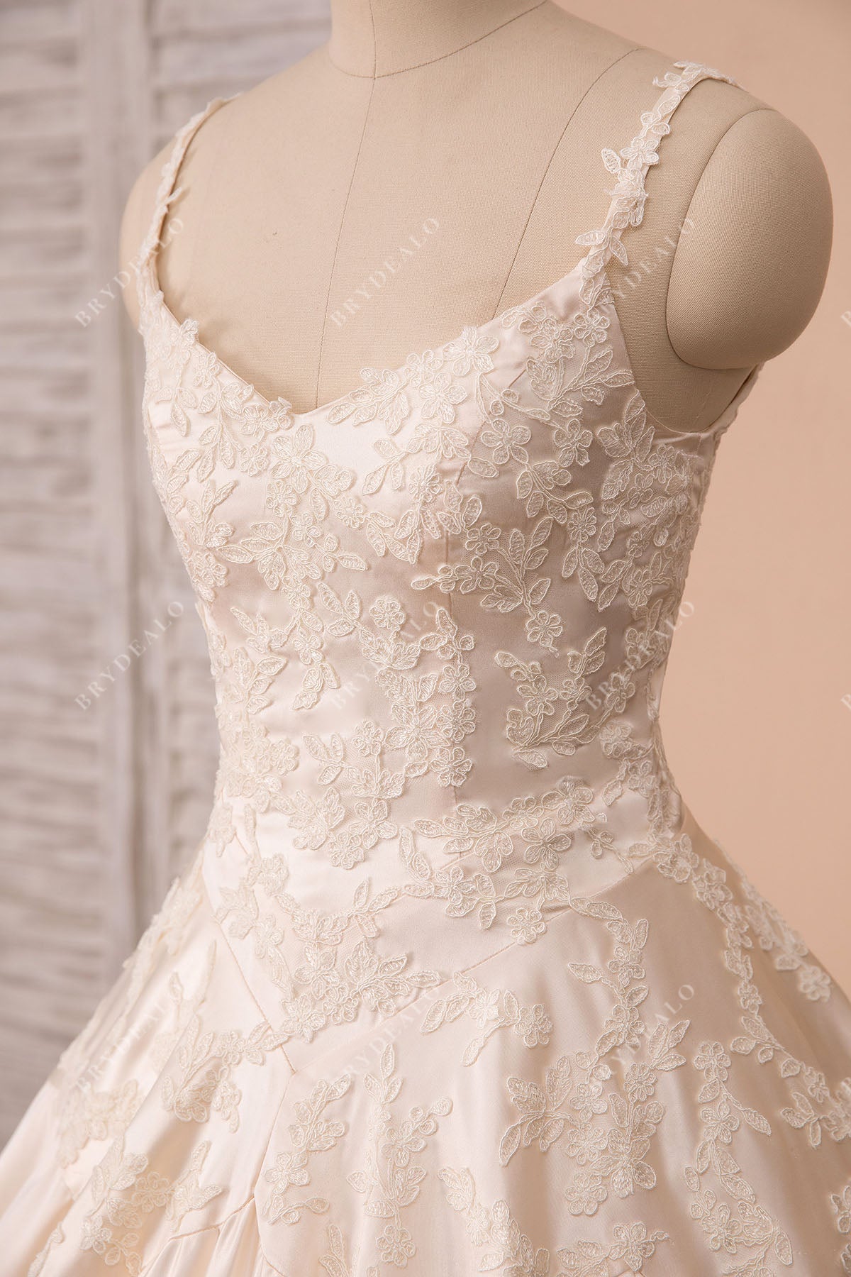 spaghetti straps fashion lace satin bridal gown