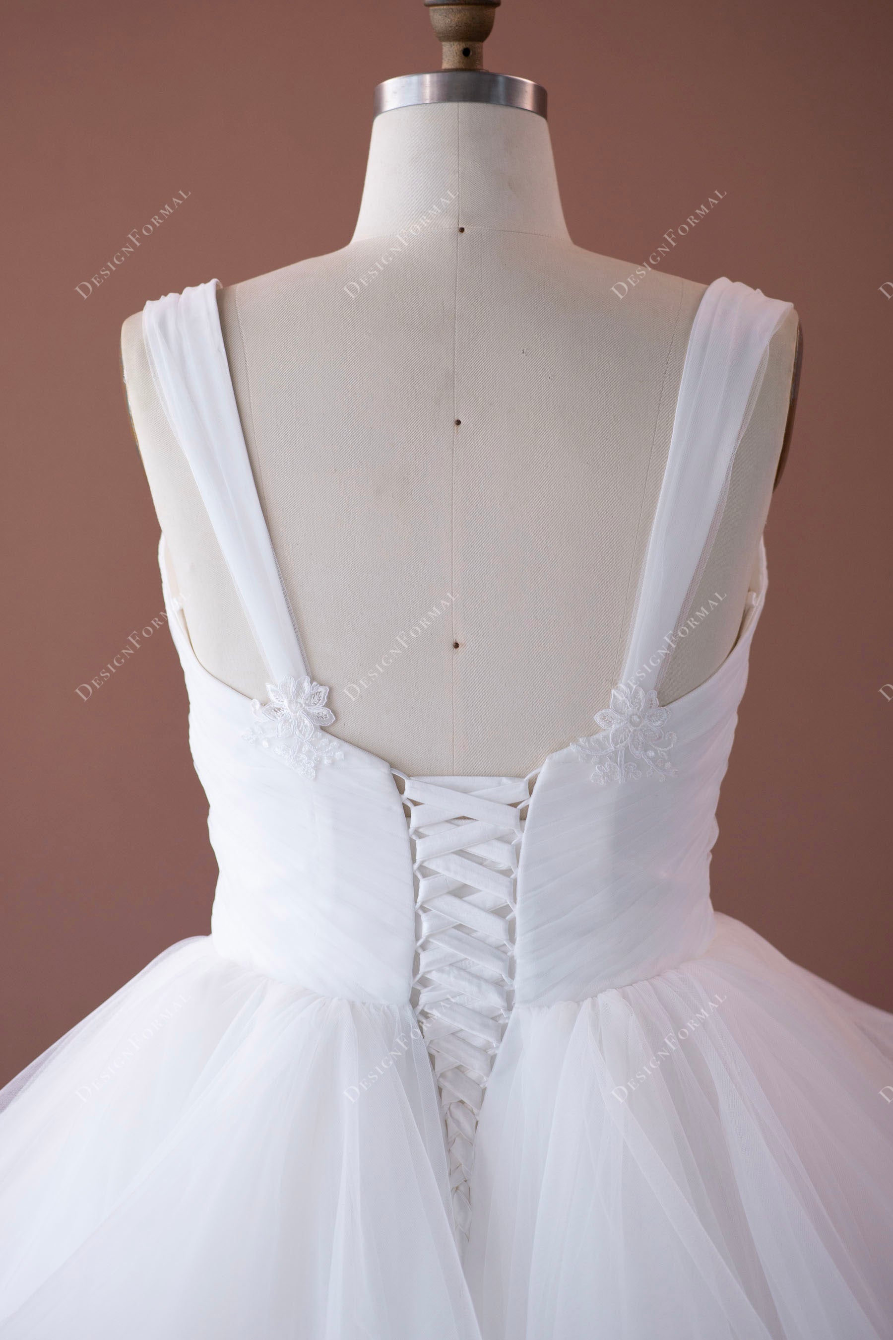 designer lace-up back tulle chic wedding dress