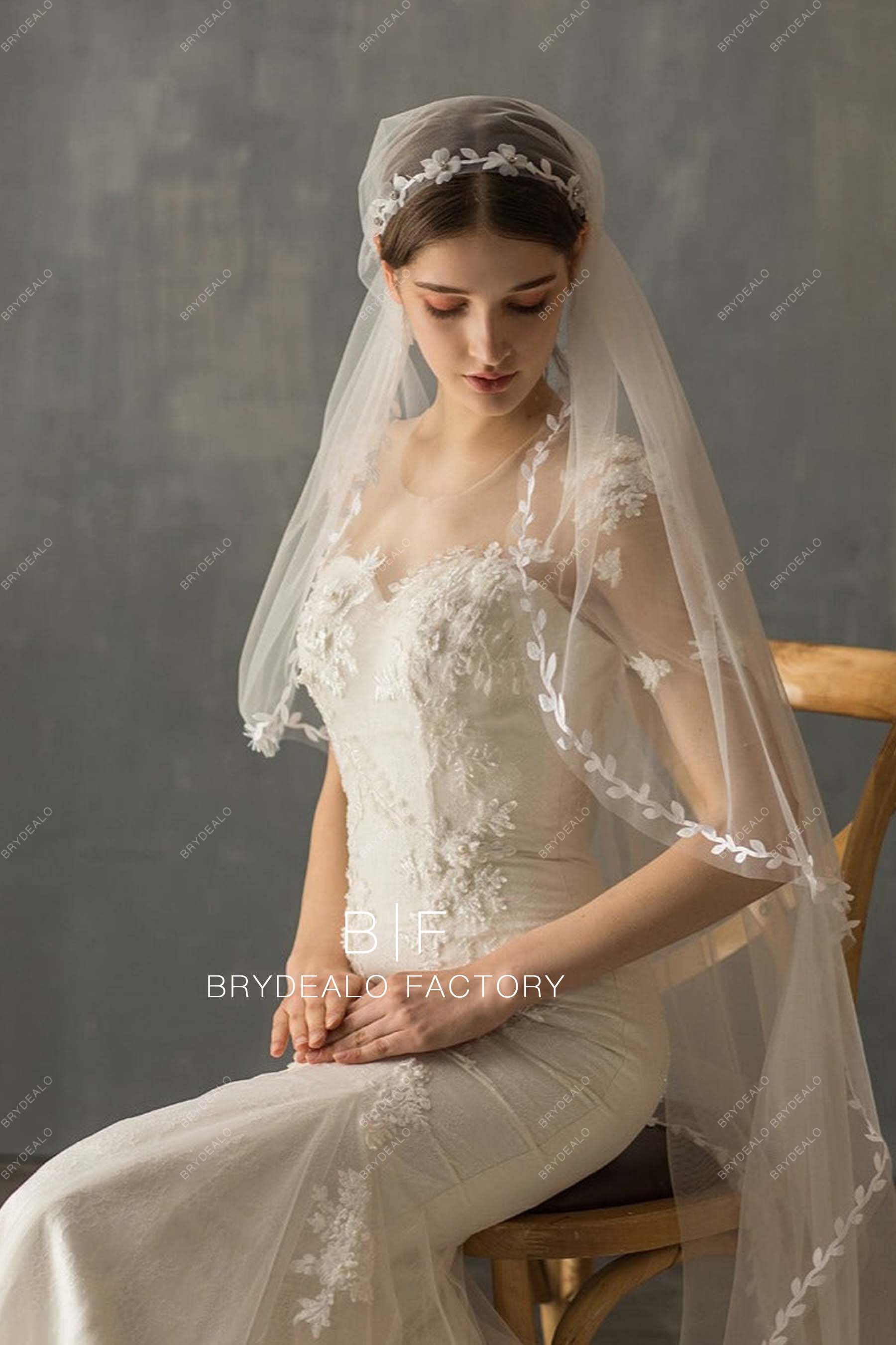 Classic Leaf Lace Trim Bridal Veil Ballet Length Wedding Cap Veil Classic Leaf Lace Trim Bridal Veil Ballet Length Wedding Cap Veil
