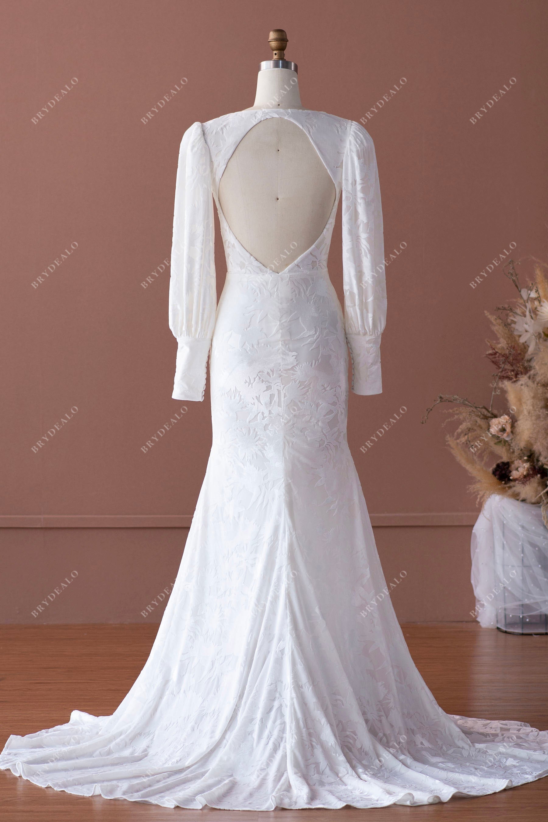 keyhole back mermaid outdoor wedding dress