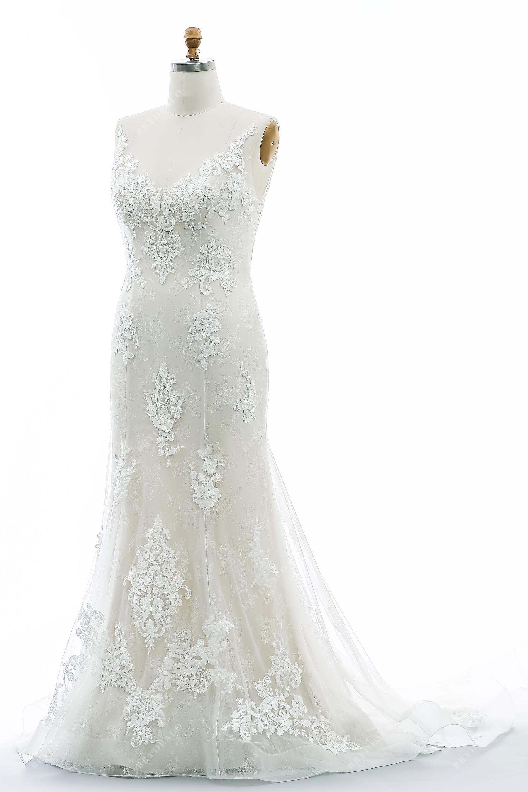 plus size trumpet sleeveless lace wedding dress