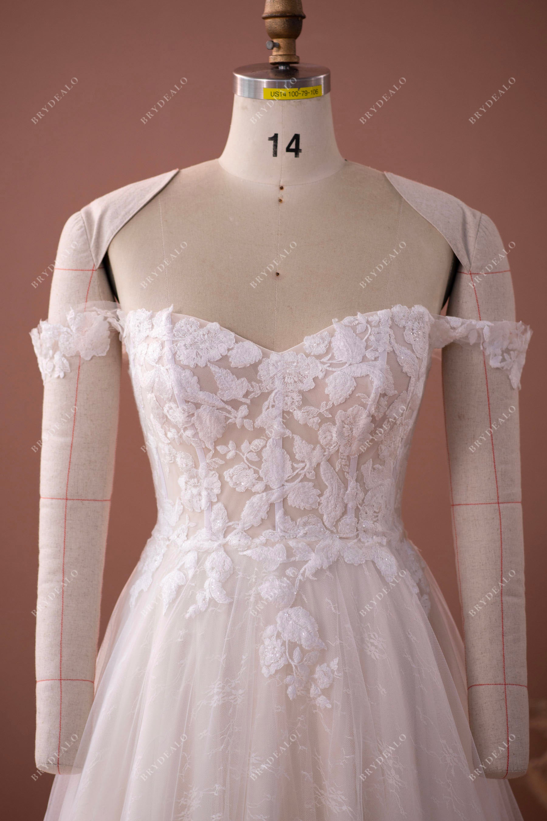 trendy exposed boning sweetheart neck wedding gown