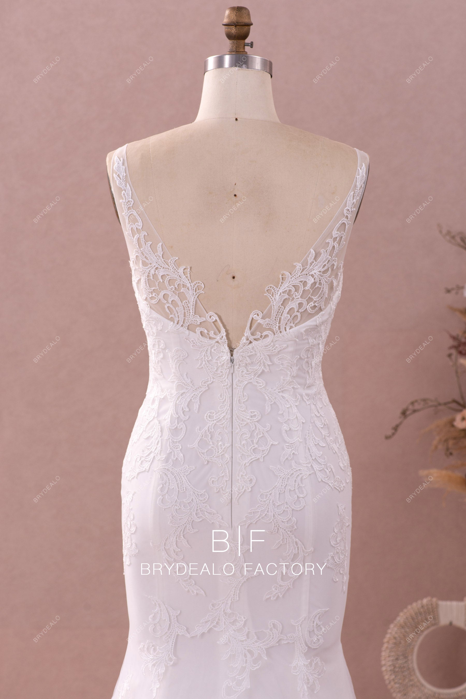 V-back lace wedding dress
