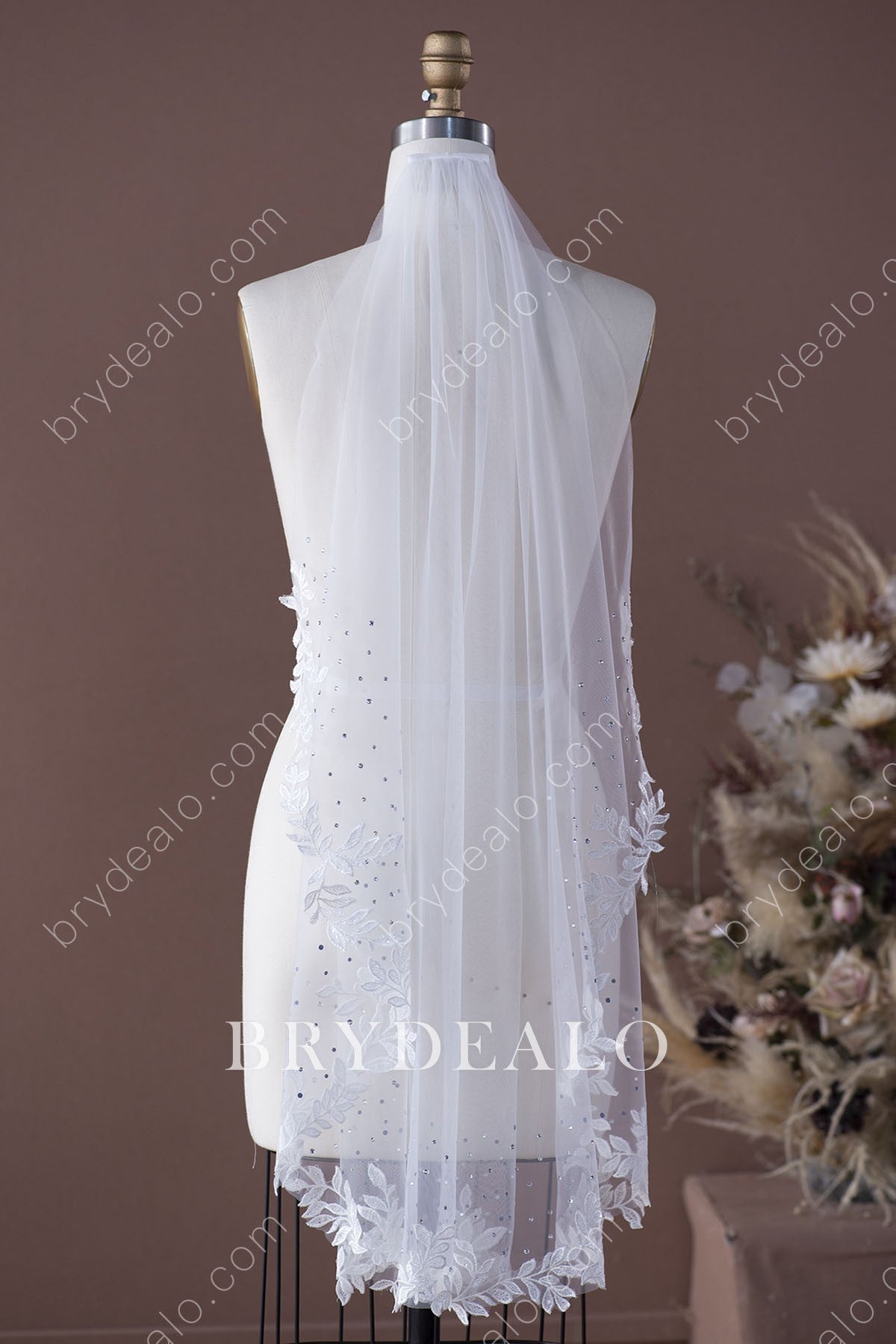 best fingertip single-tier wedding veil 