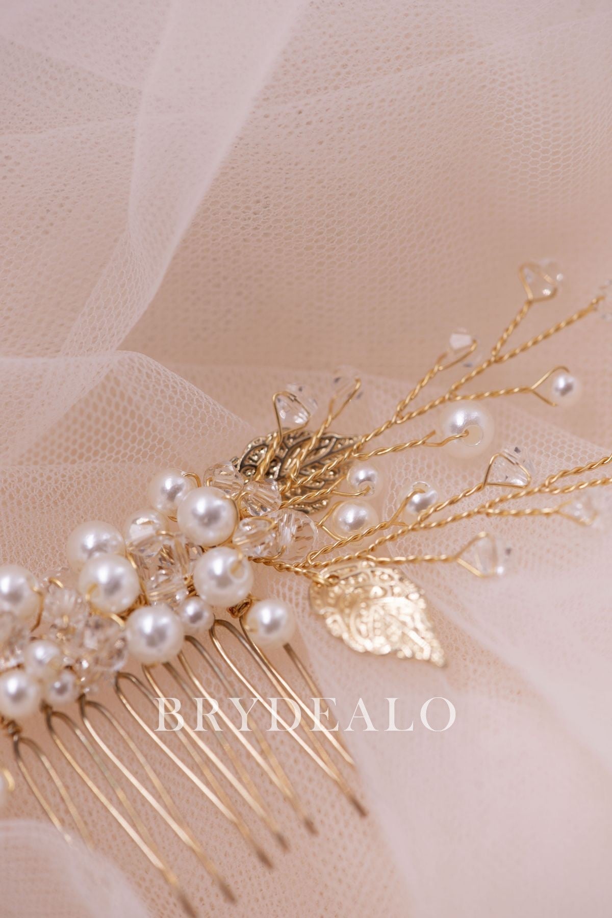 Chic Pearls Rhinestones Gold Bridal Comb