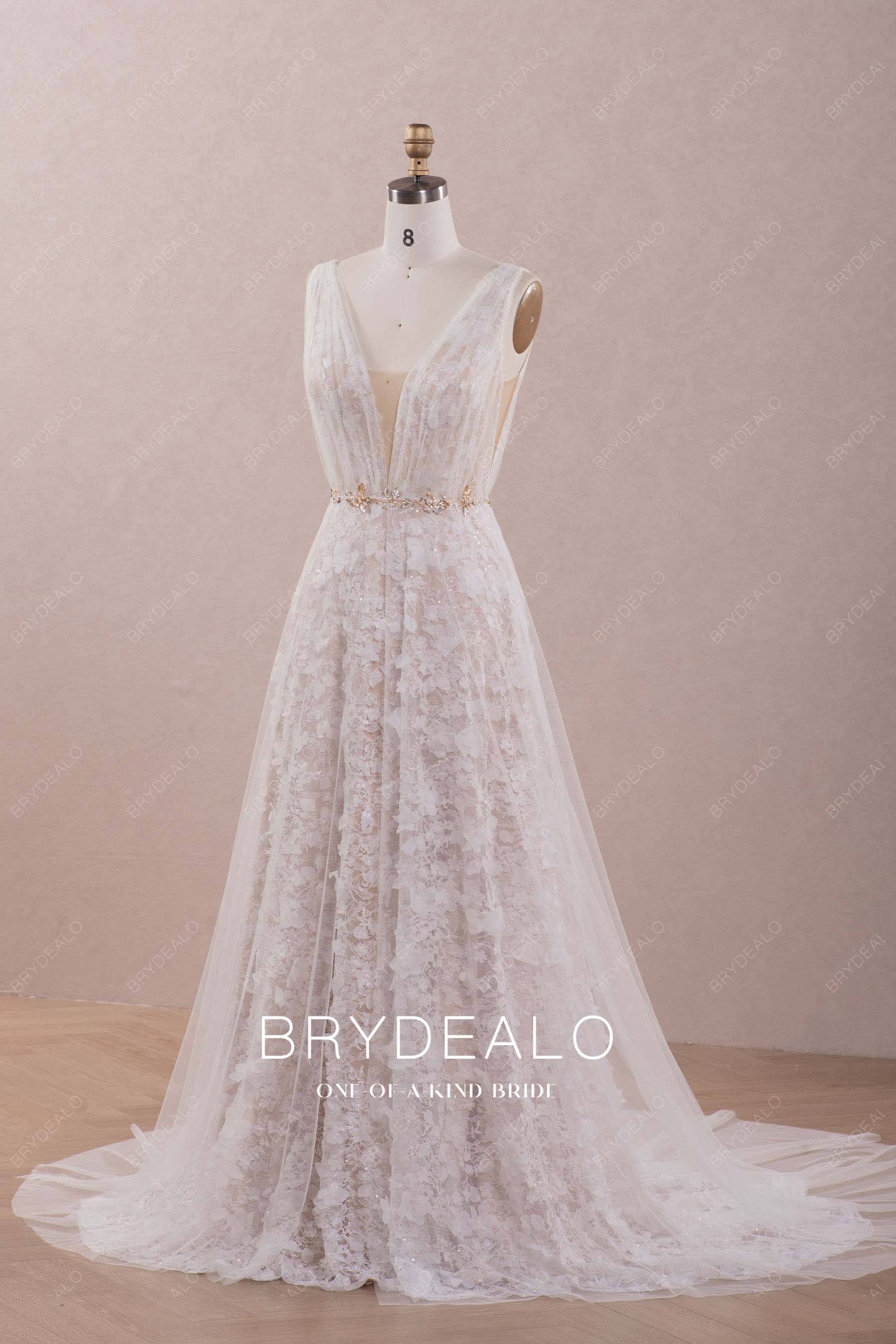 fashion sleeveless plunging neck tulle lace bridal gown 