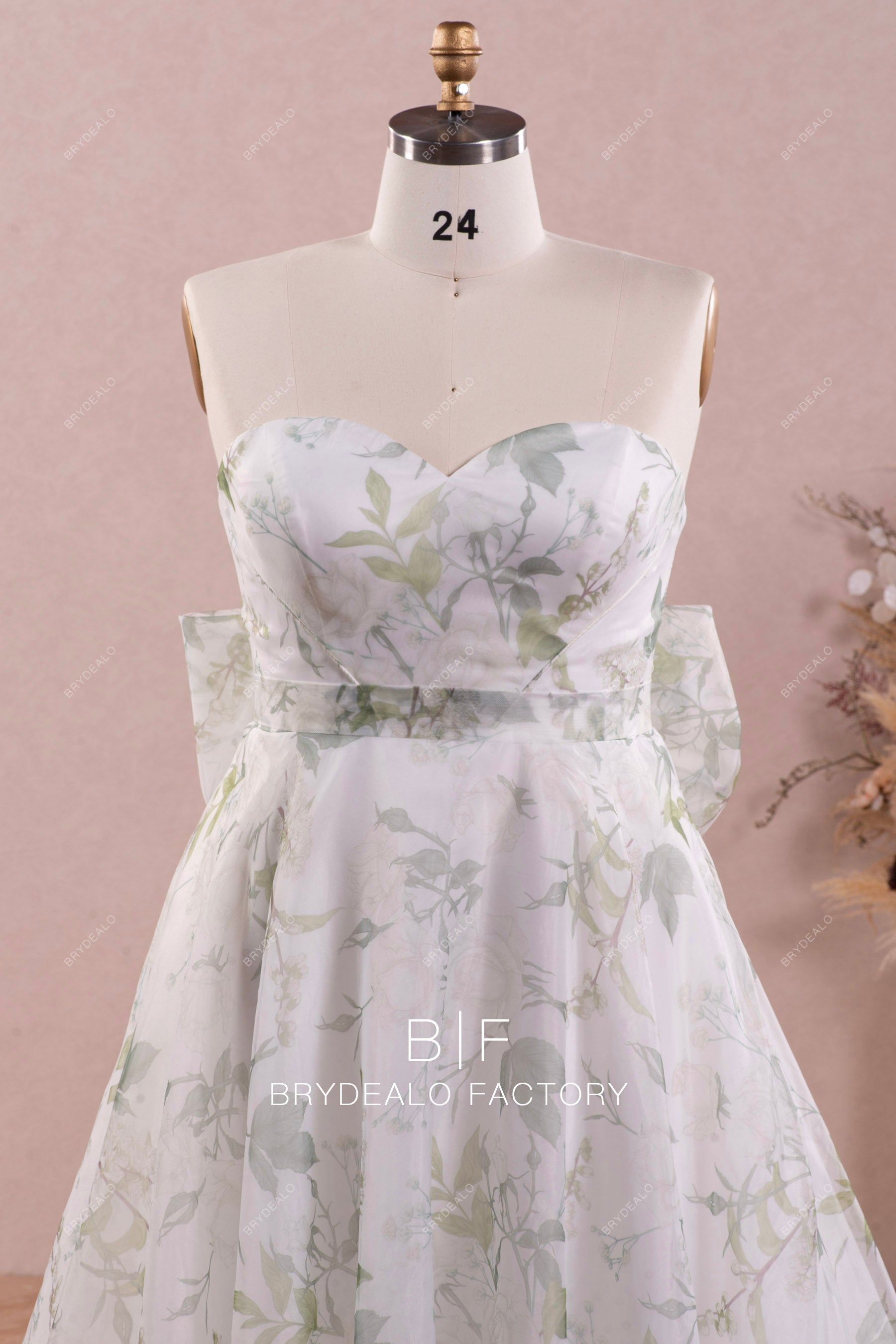 sweetheart neck plus size floral beach wedding dress