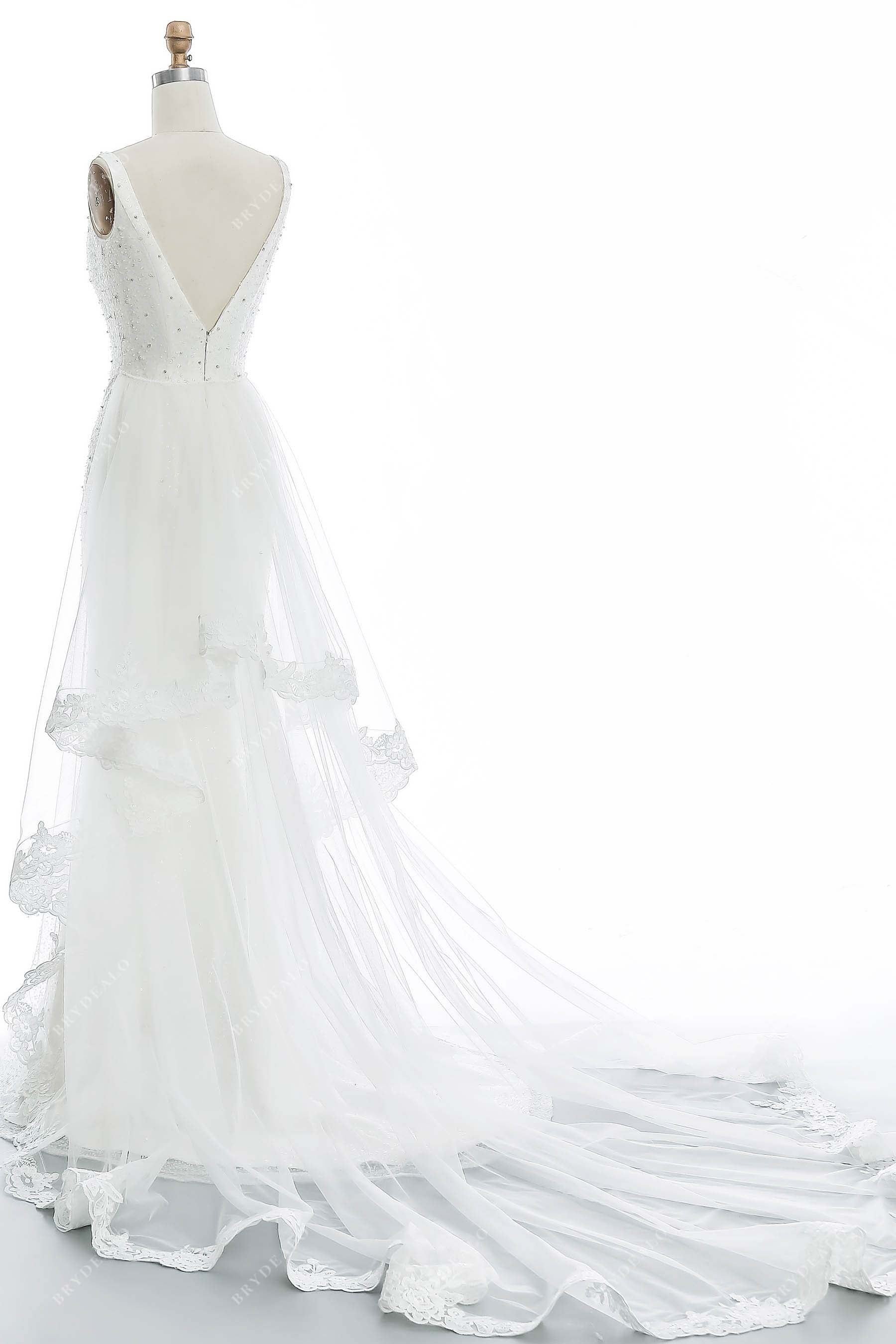 V-back ruffled tulle A-line overskirt stylish wedding dress