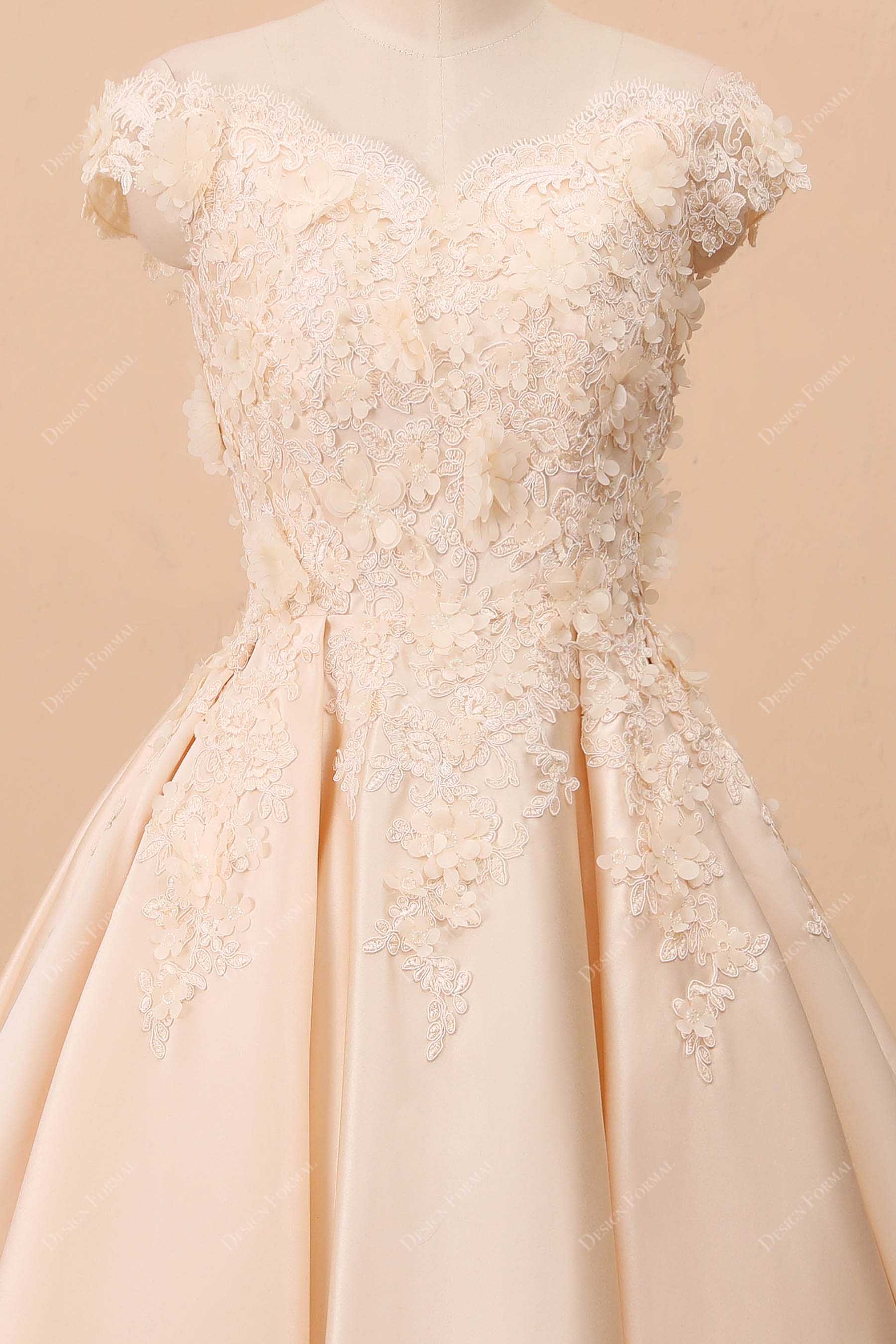 scalloped V-neck off shoulder 3D-lace wedding dress