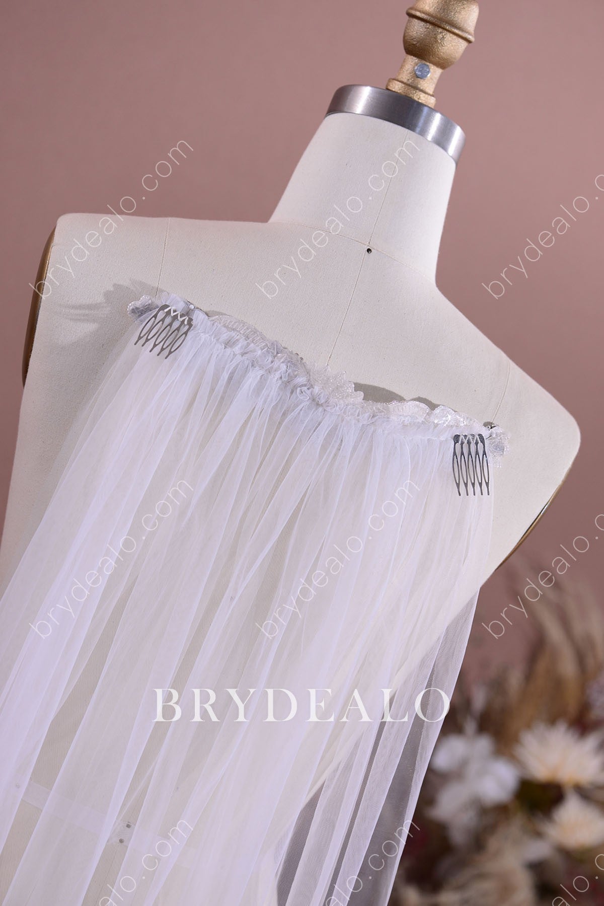 Popular Shiny Crystals Beaded Fingertip Briadal Veil