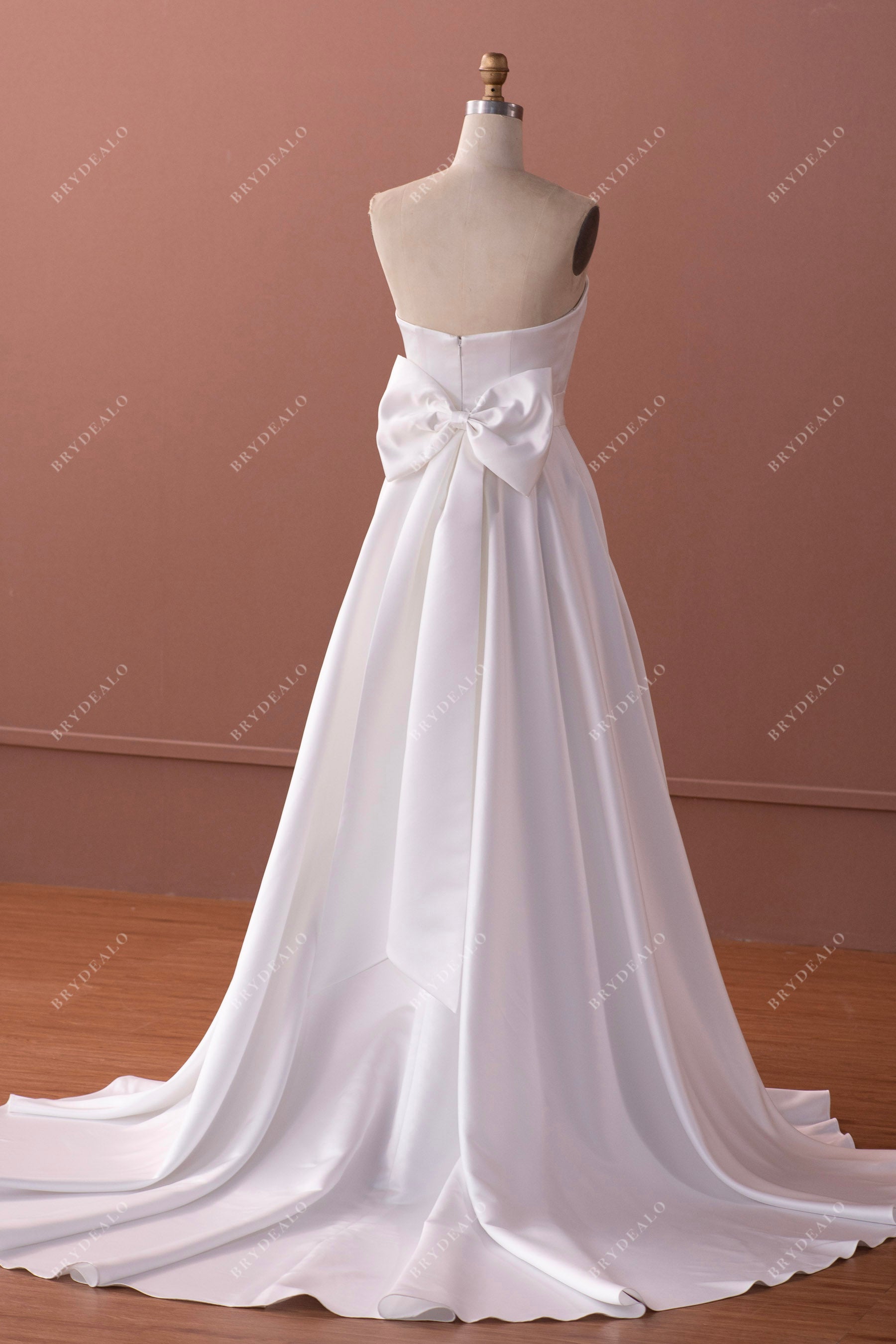 pretty big bow strapless A-line bridal gown