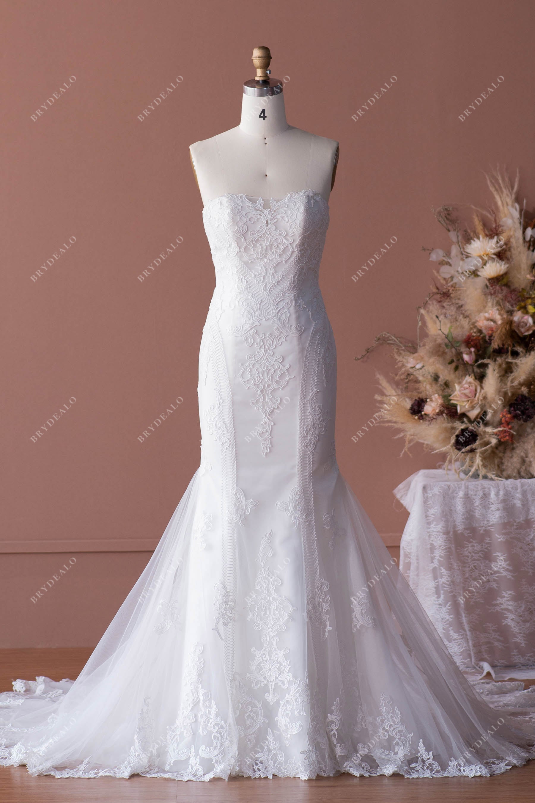 strapless lace sweetheart neck mermaid wedding dress