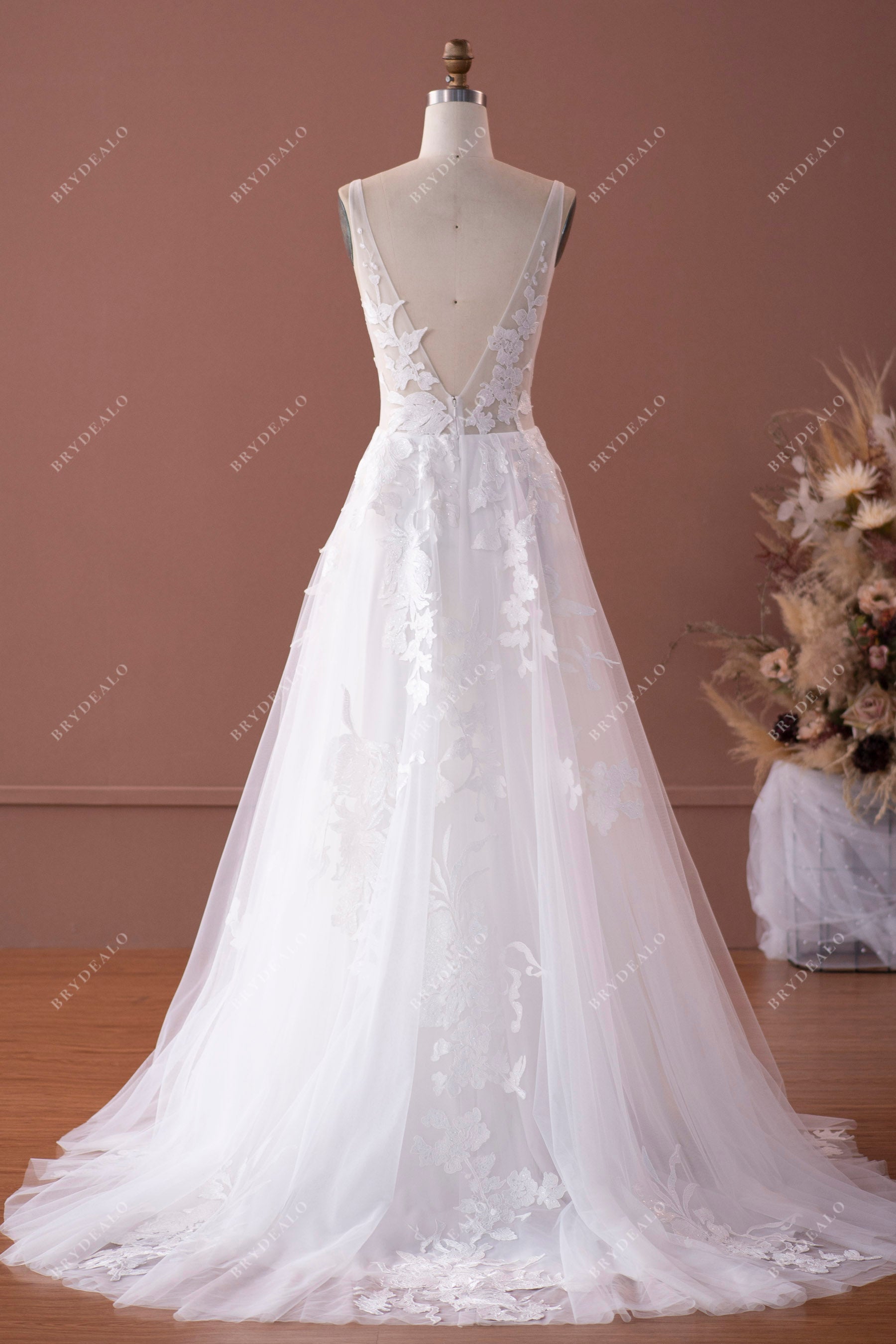 court train A-line tulle outdoor V-back wedding dress
