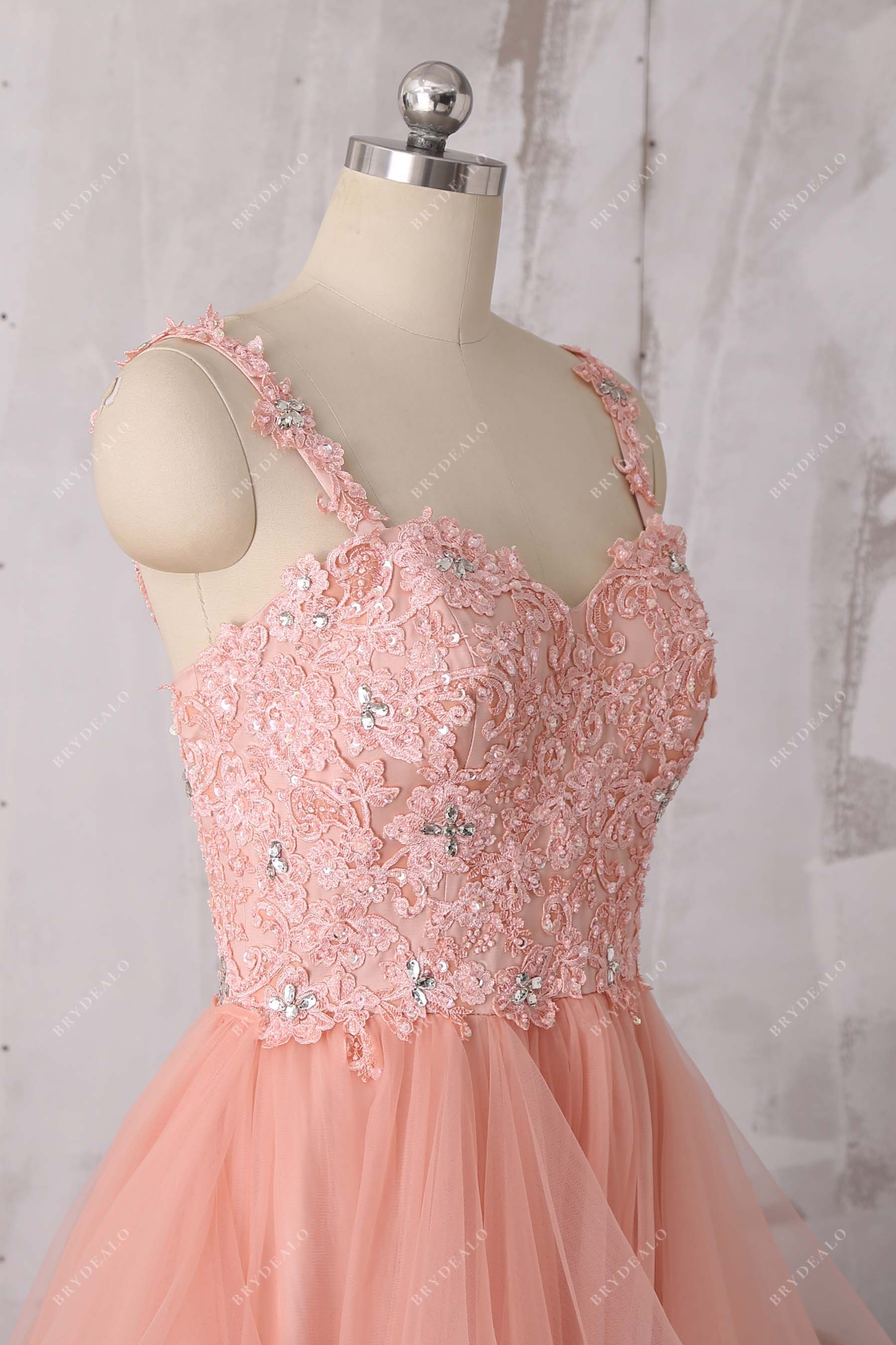 pretty sweetheart neck lace bridal dress