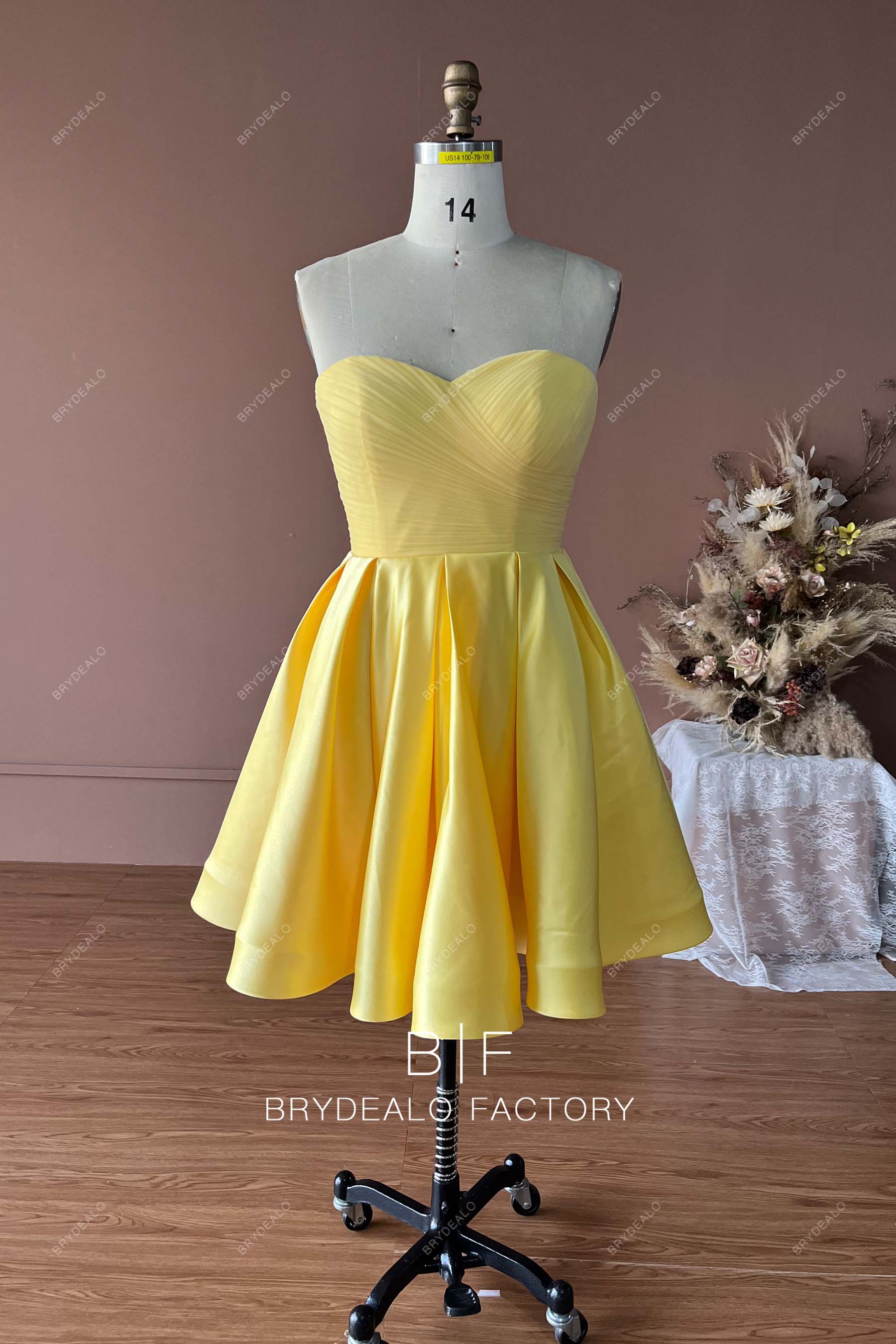 Lovely Tulle & Satin Yellow Homecoming Dresses Lovely Tulle & Satin Yellow Homecoming Dresses