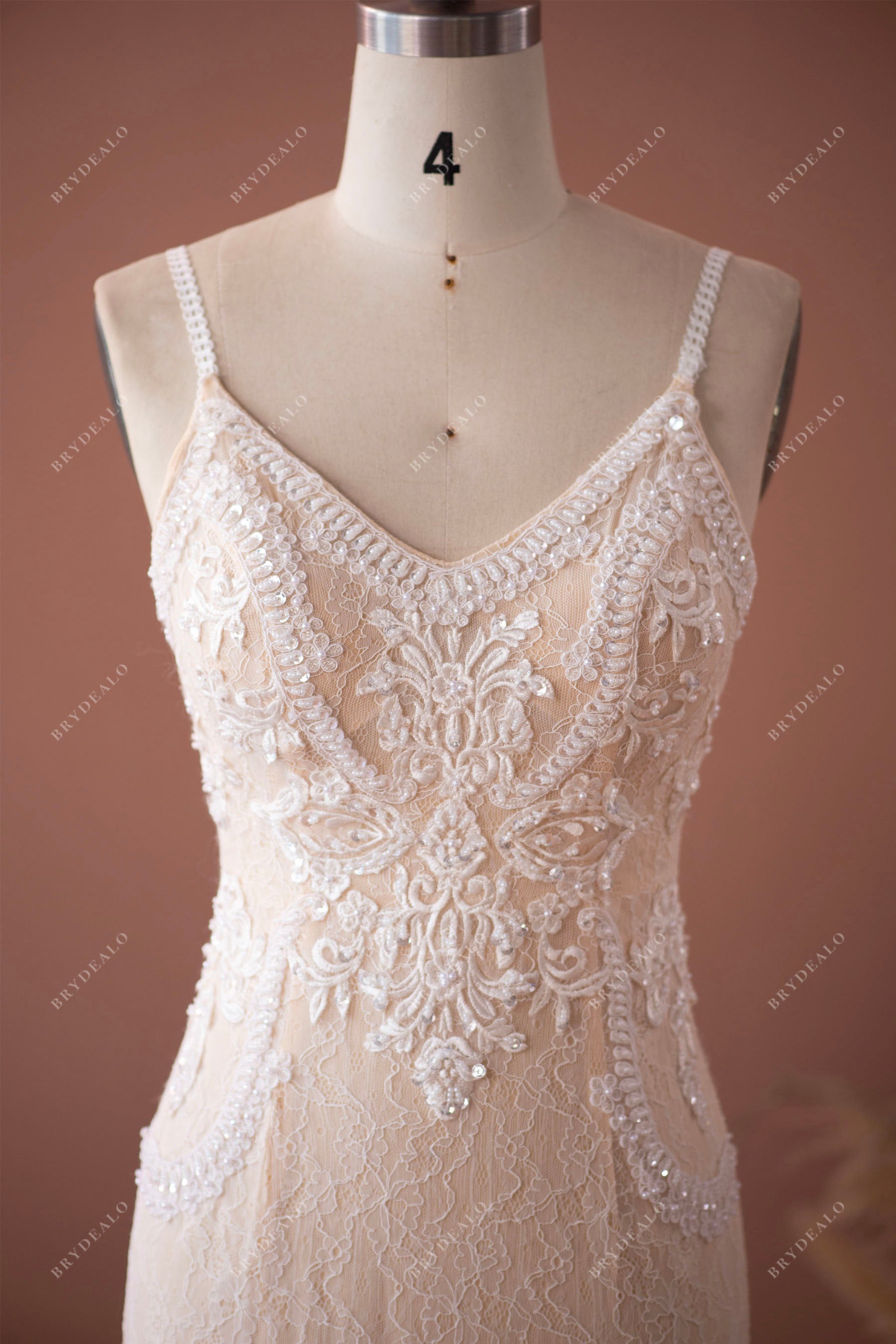 V-neck thin straps lace outdoor wedding dress