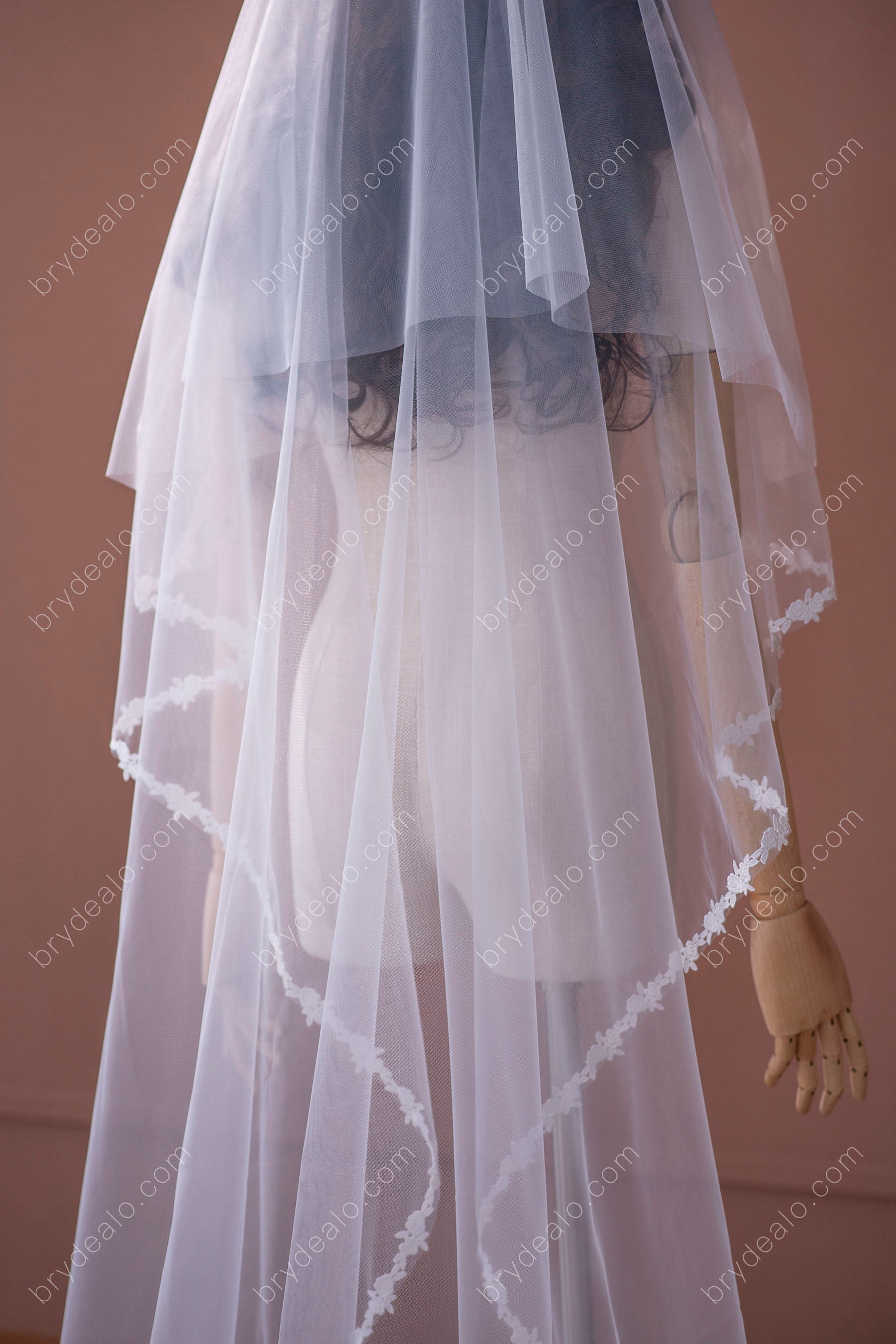 elegant waterfall lace bridal veil