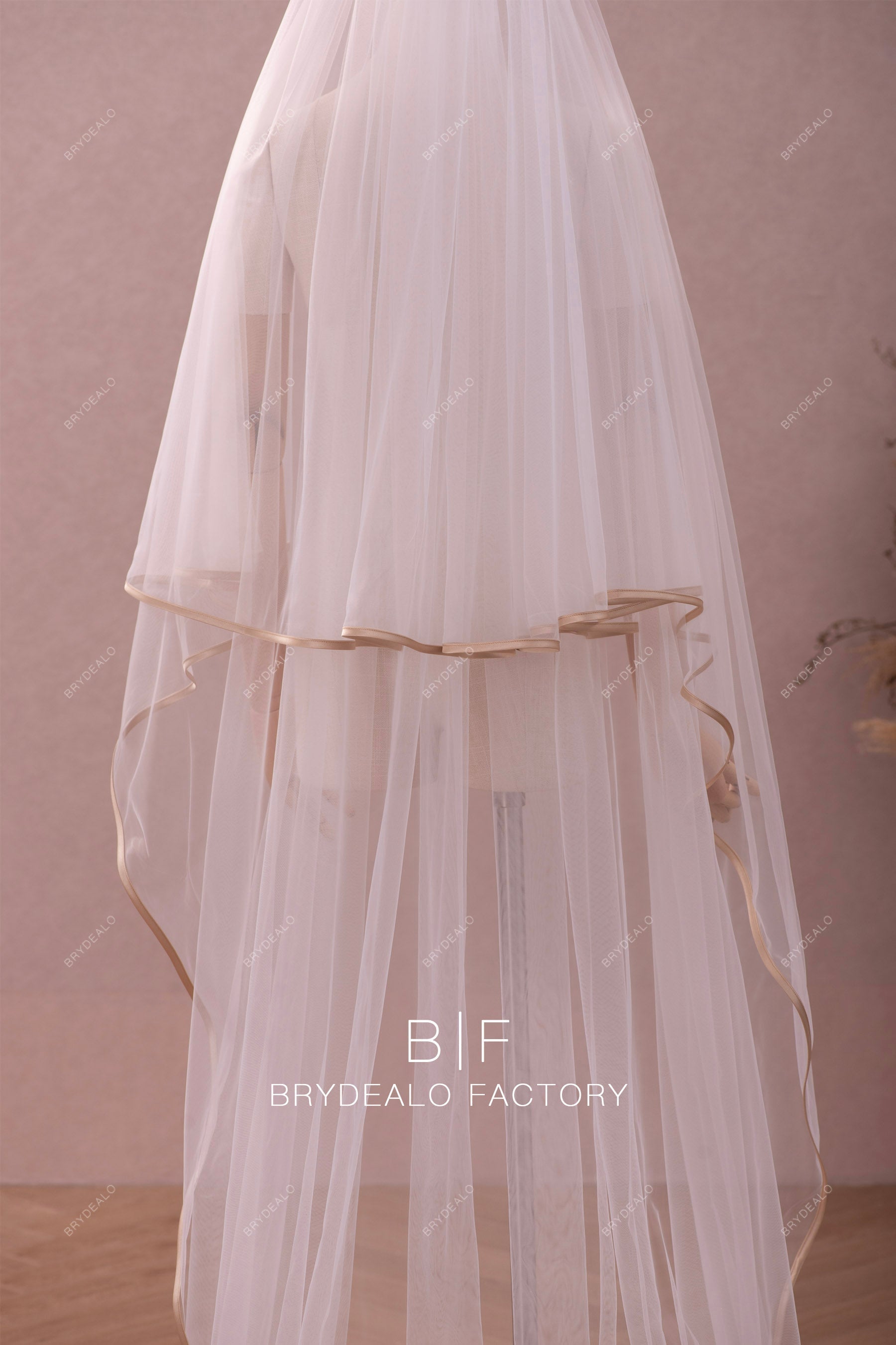 fashion two tone tiered wedding veil