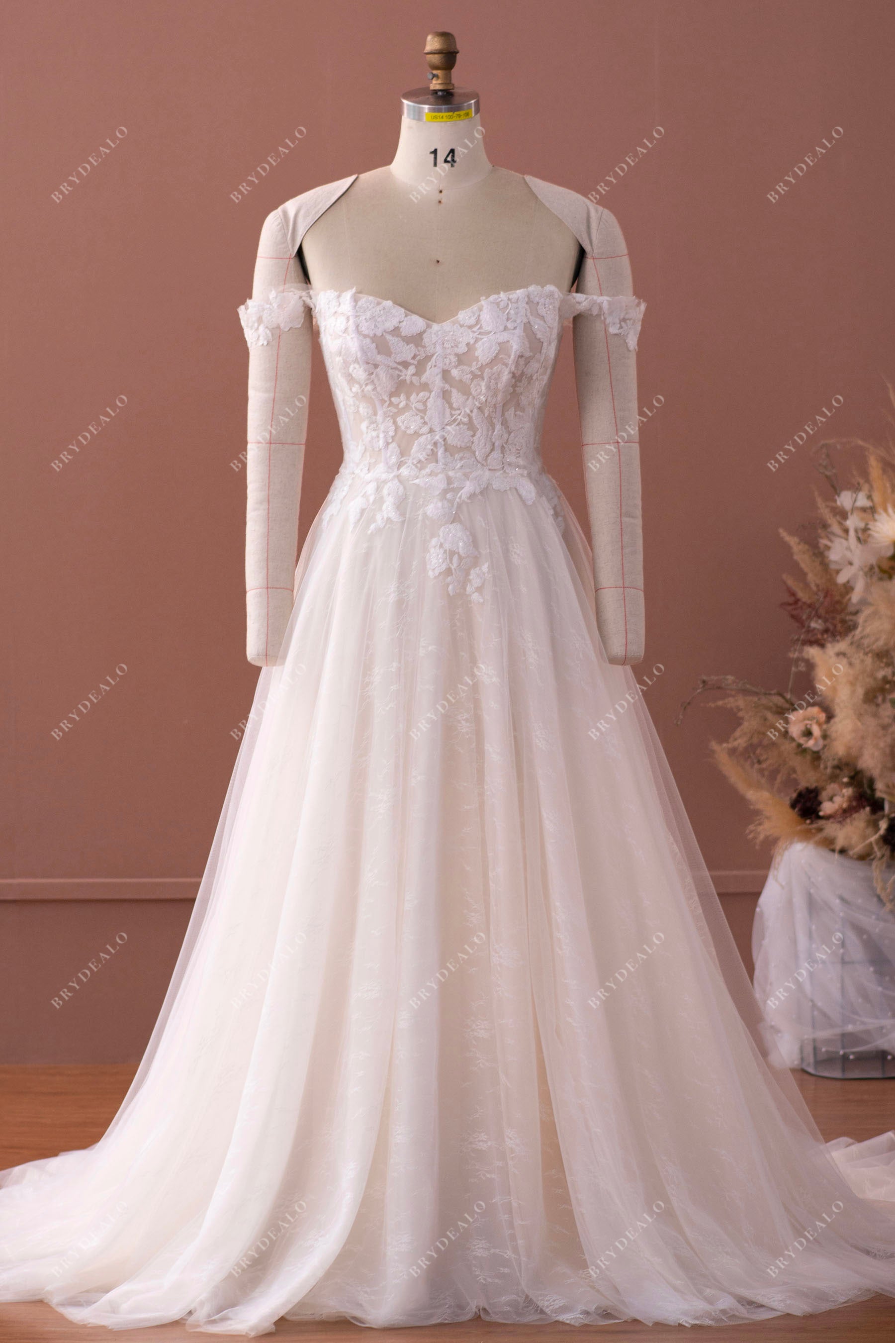 Light Champagne Sweetheart Stylish Exposed Boning Lace Wedding Dress