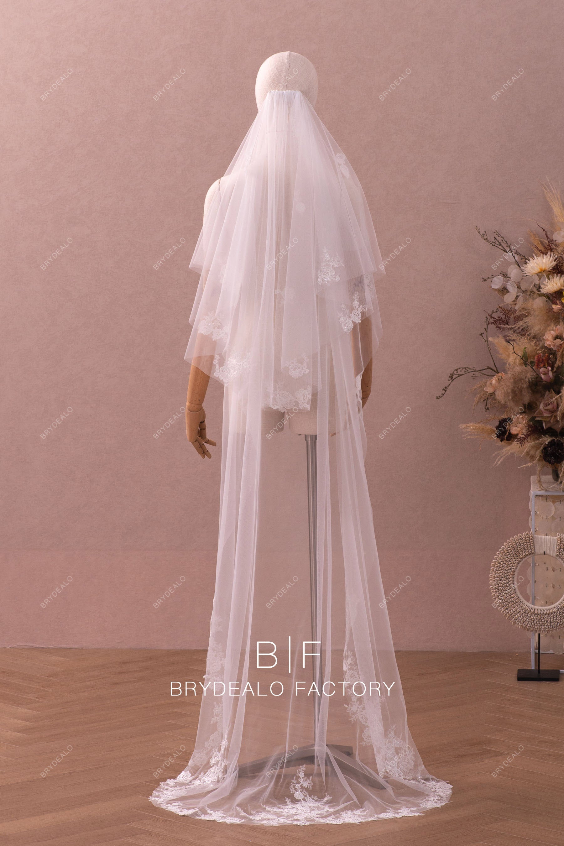 fashion shimmery lace tulle veil 08019