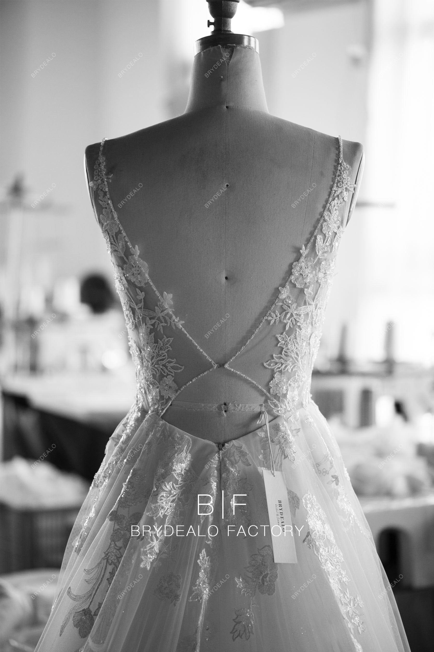 custom sleeveless keyhole back lace wedding dress