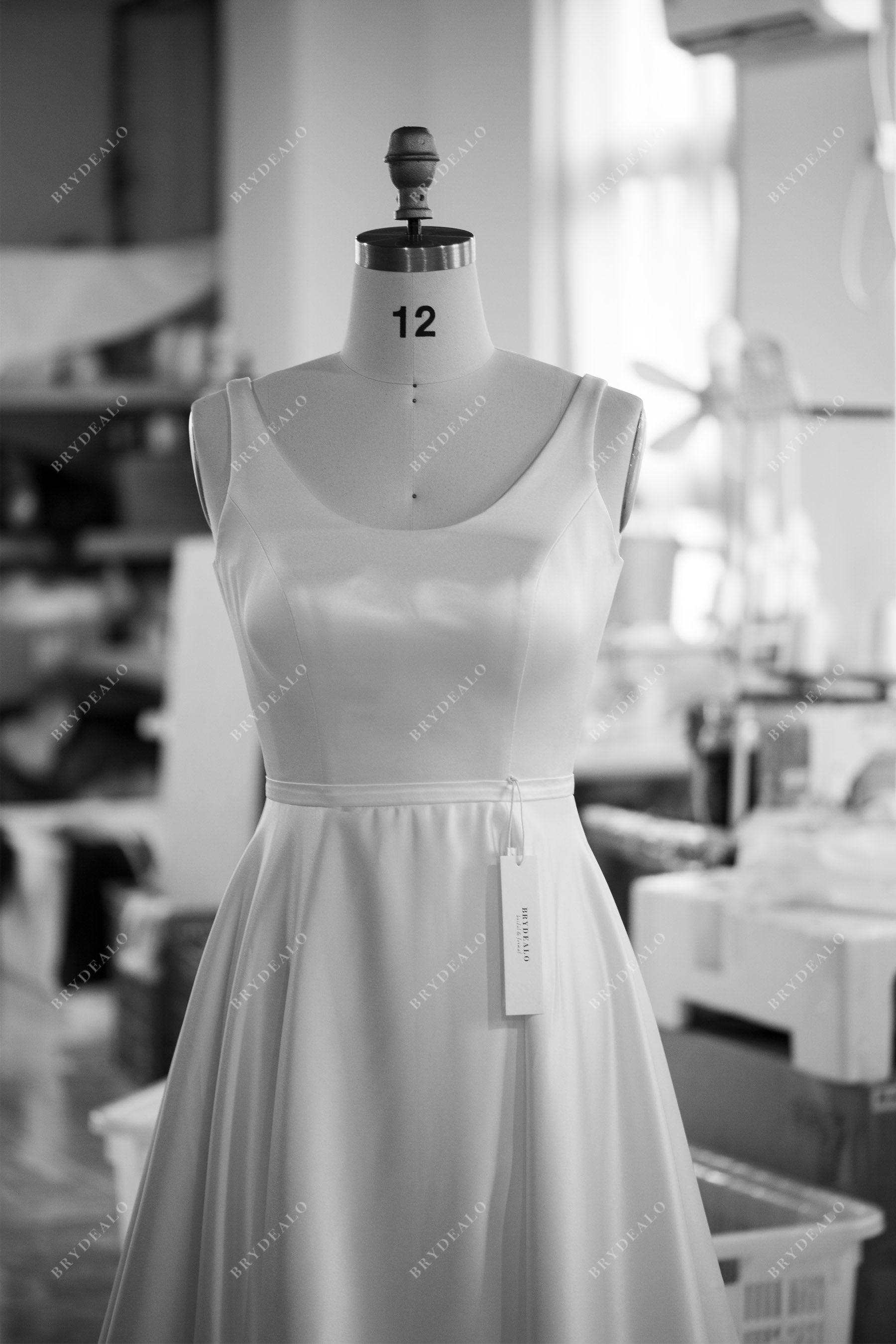 Designer Scoop Neck Satin Simple Wedding Dress