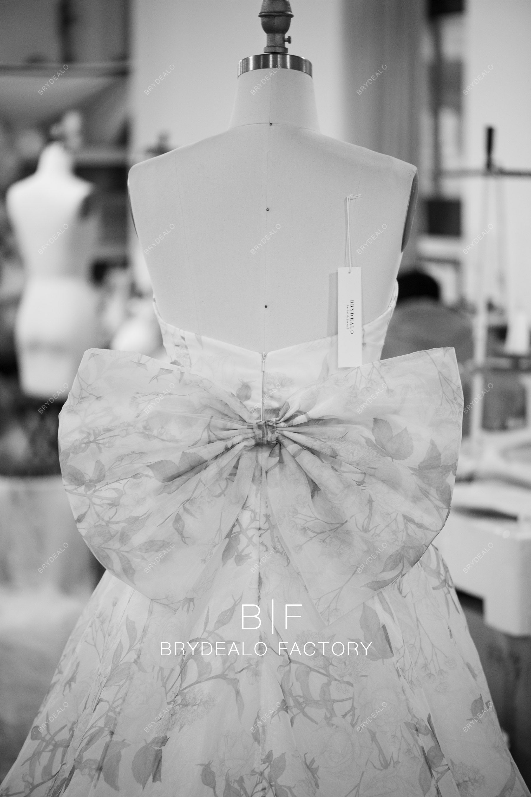 designer  large bowknot organza wedding dress