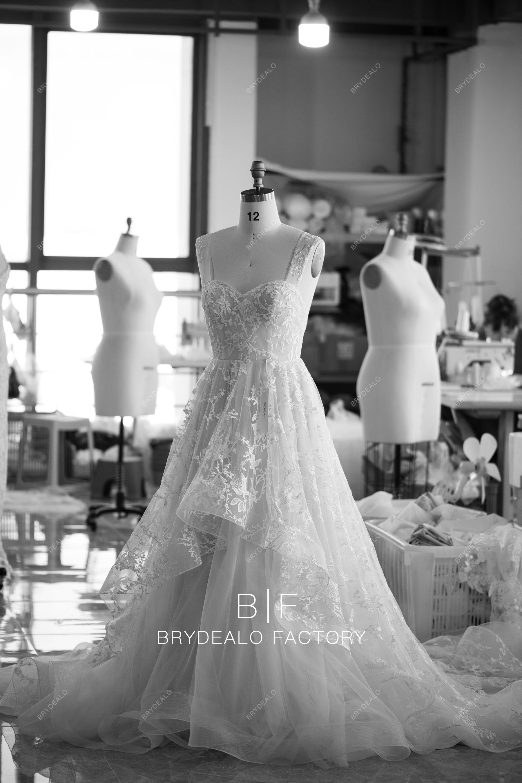 customized straps sweetheart lace high-low wedding dress