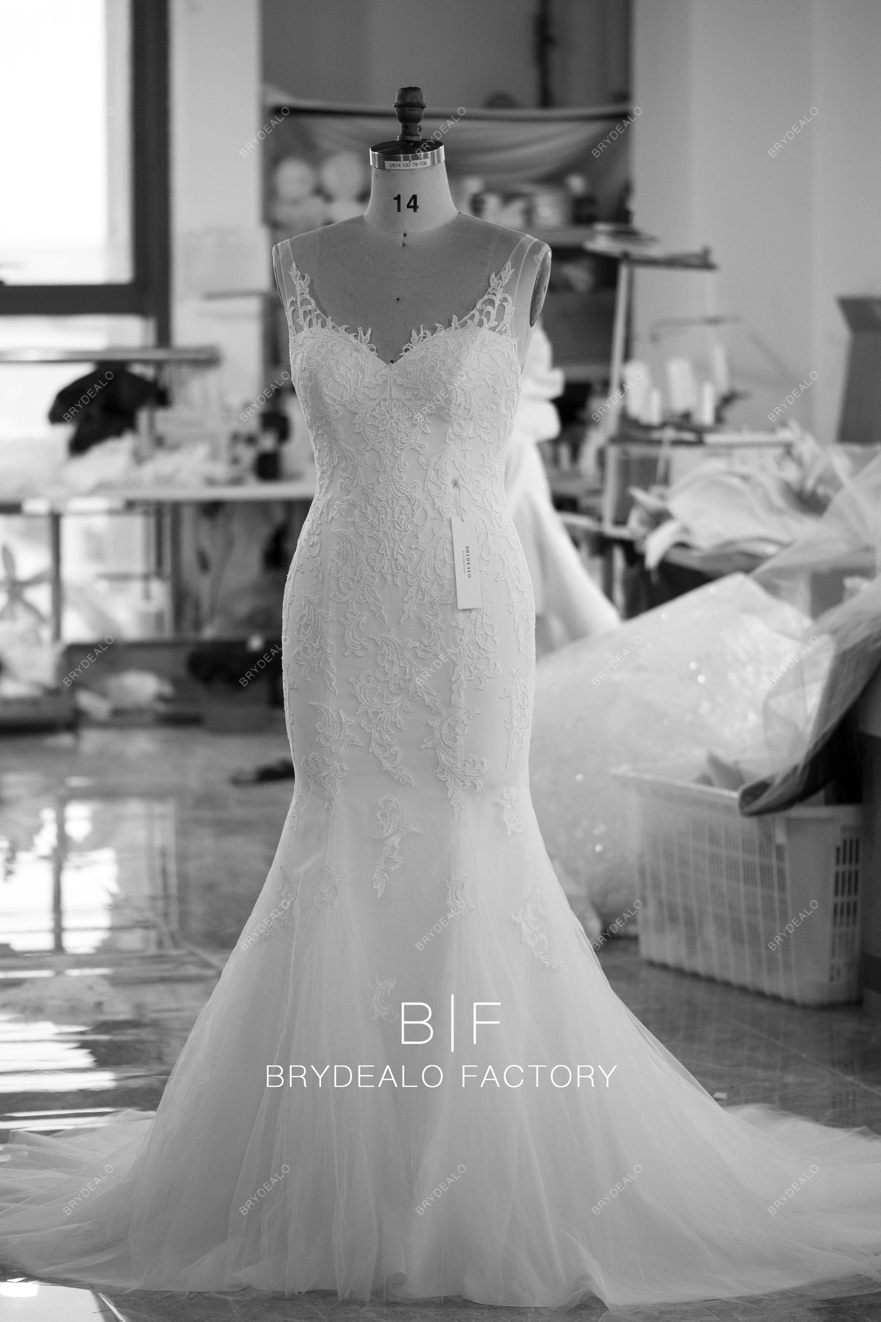 customized straps v-neck trumpet wedding dress